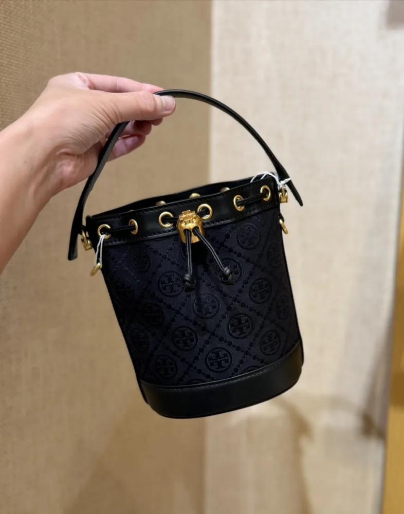預購／🇺🇸 Tory Burch 專櫃款｜黑金老花迷你水桶包🖤✨