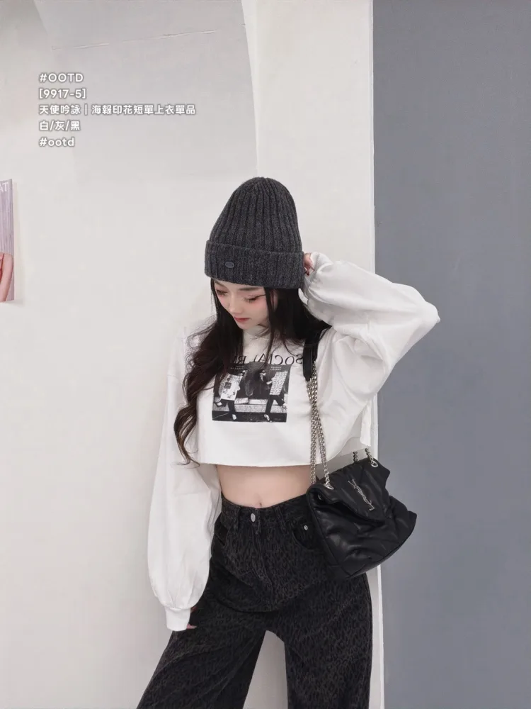 #OOTD  [9917-5]  天使吟詠｜海報印花短單上衣單品