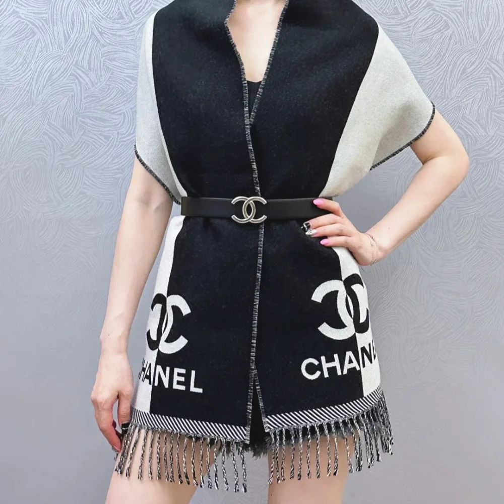 JOY💕🇹🇼台灣現貨 🖤 Chanel | 大爆款雙面拼色羊毛圍巾